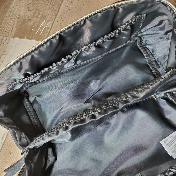 NWT Primark Black Cosmetic Bag with Quilted Texture and Gold Hardware Letter "L" - Picture 15 of 16